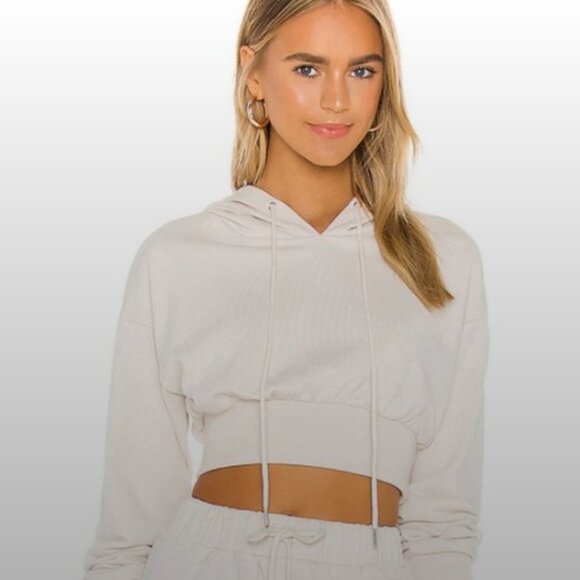 superdown Tops - SOLD OUT STYLE! Superdown Angelia Cropped Sweatshirt in Beige S